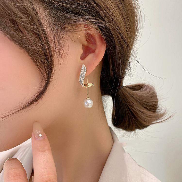 2022 New Temperament Wings Pearl Piercing Earrings – Unicod